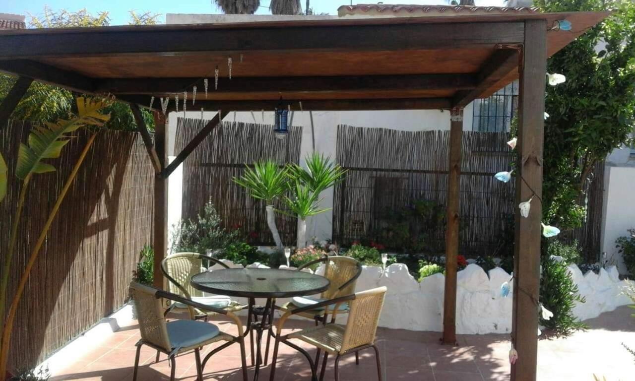 Primavera Bed And Breakfast. Bed & Breakfast L'Alfas del Pi